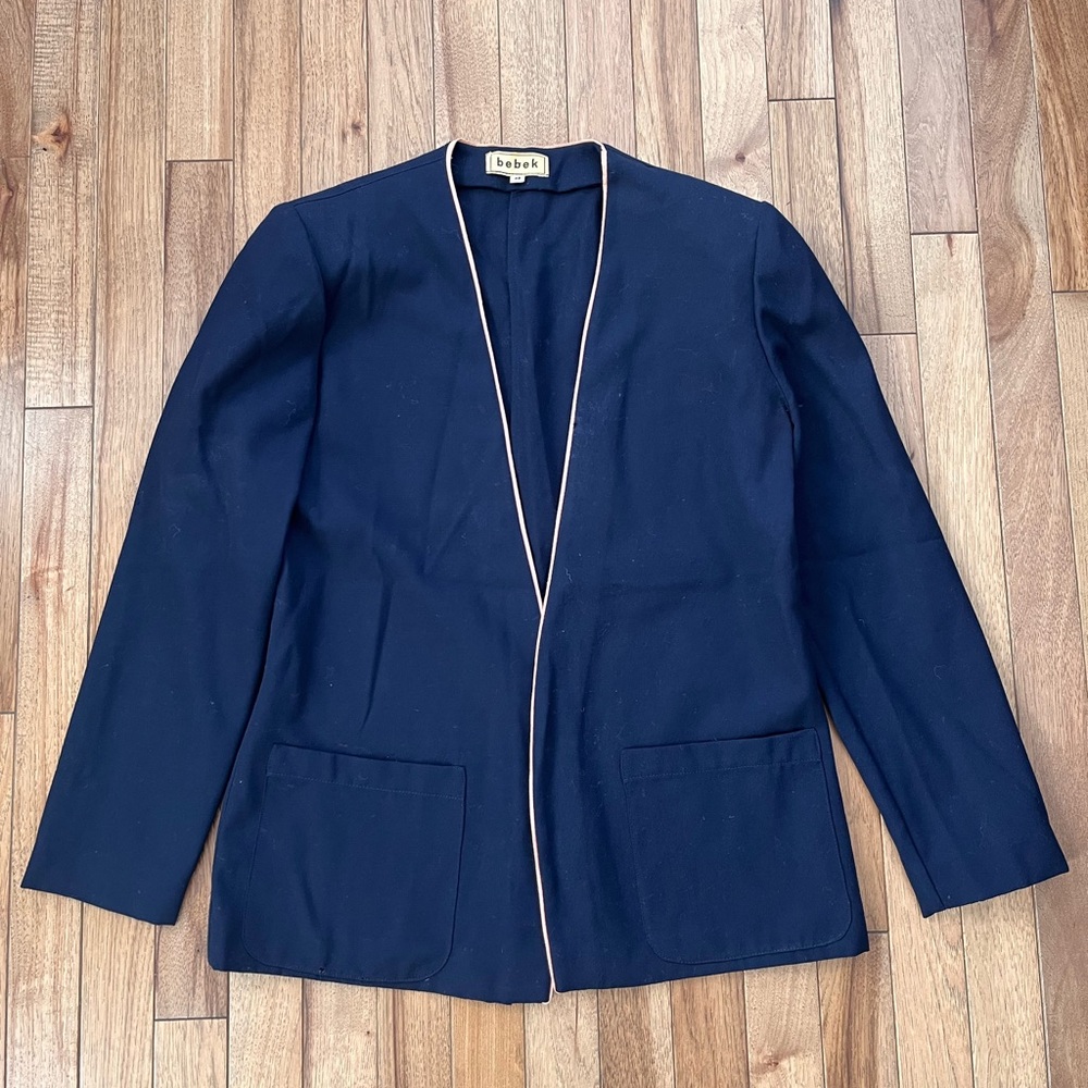 Elegant Navy Blazer with Contrast Trim
